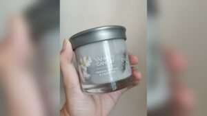 A Coaster Home Decor