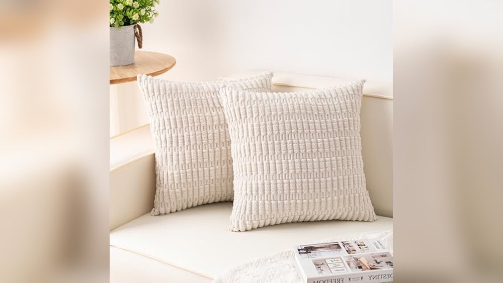 Best Fabric for Throw Pillows