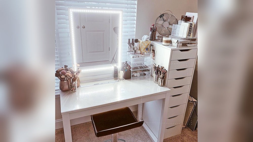 How to Organize Your Vanity Table