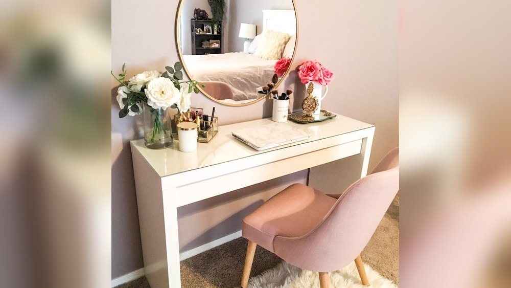 How to Style a Vanity Table